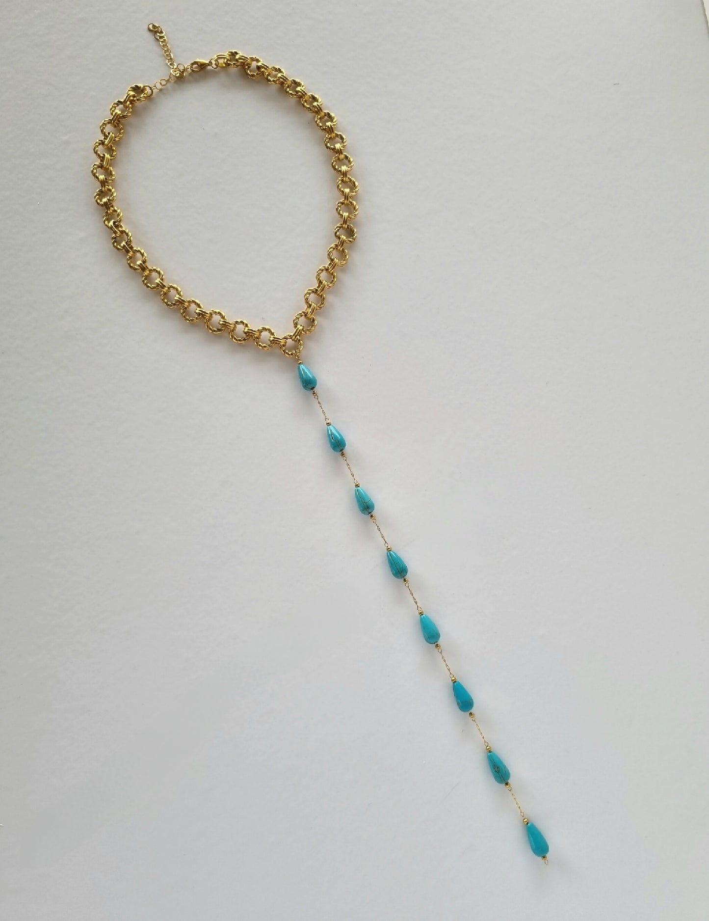Steel necklace with howlite beads