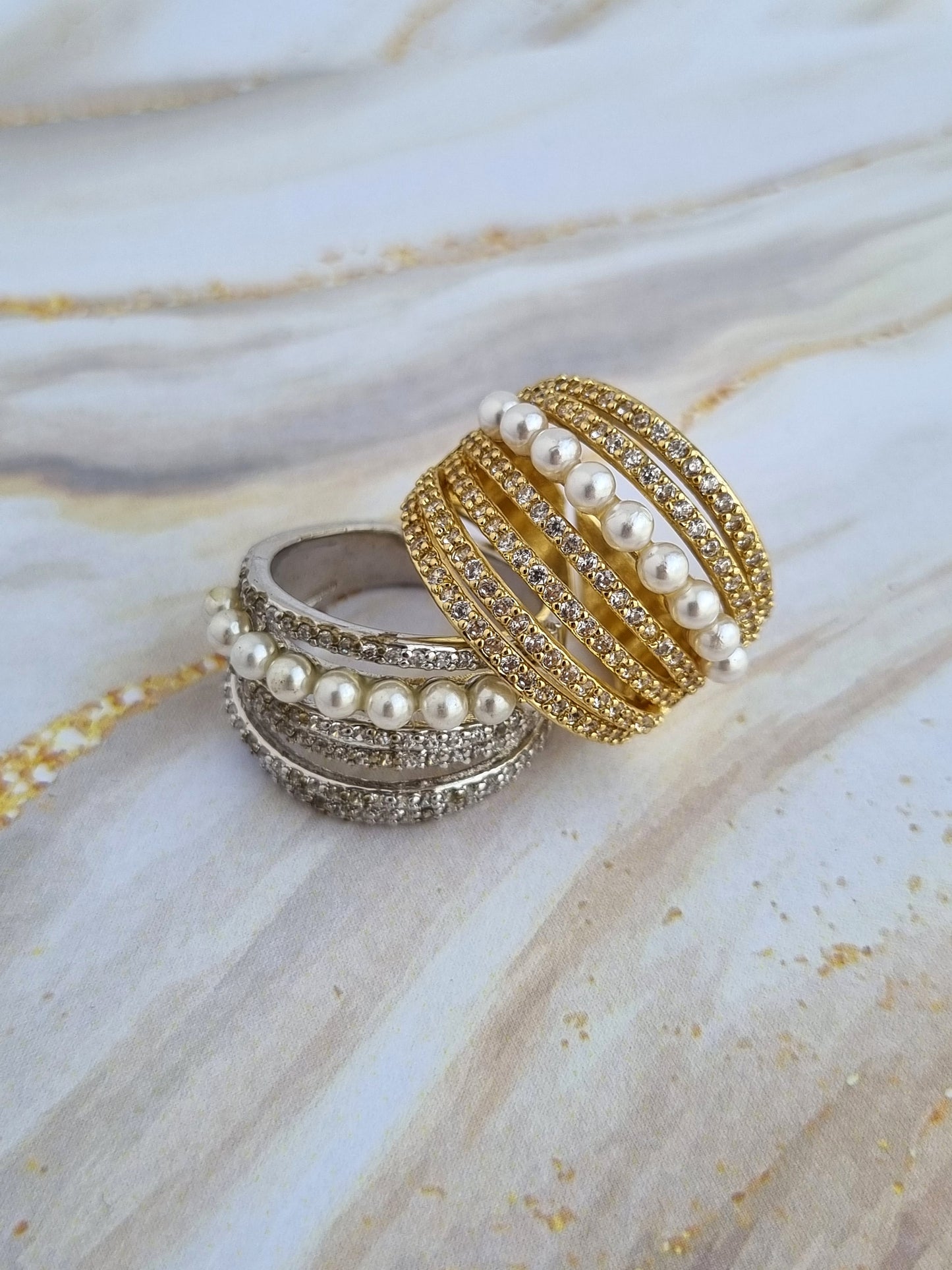 Ring with crystals and pearls