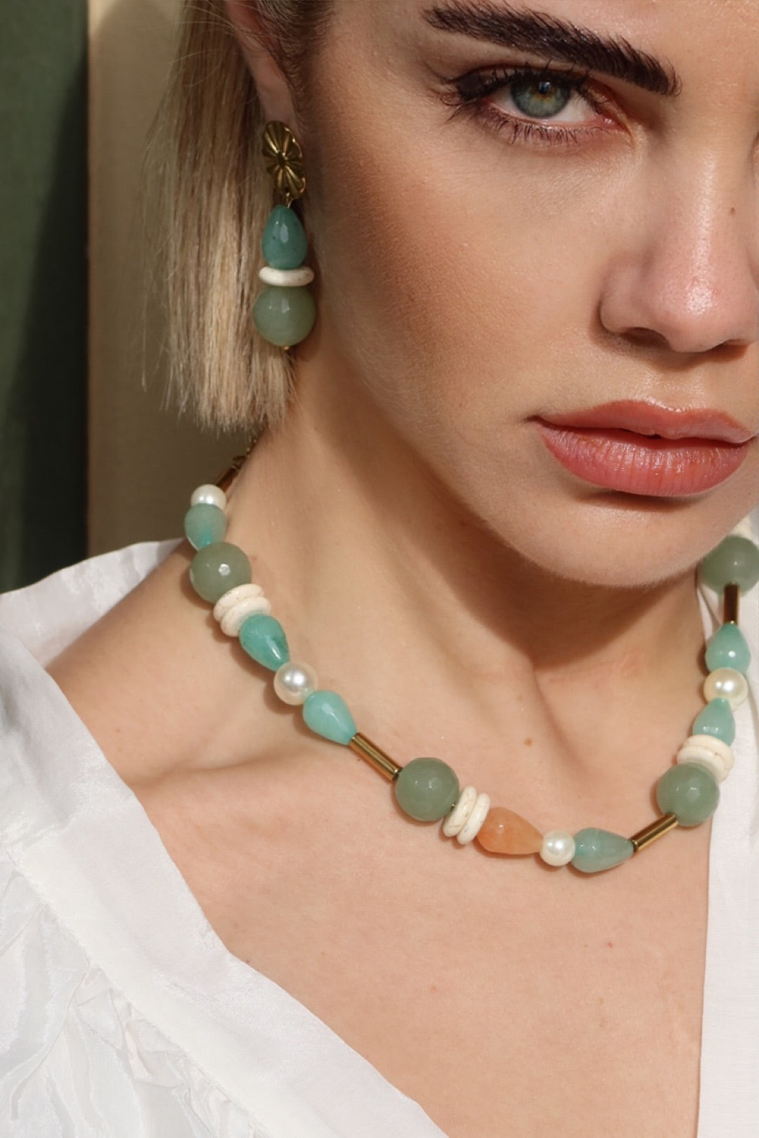 Necklace with semi-precious stones