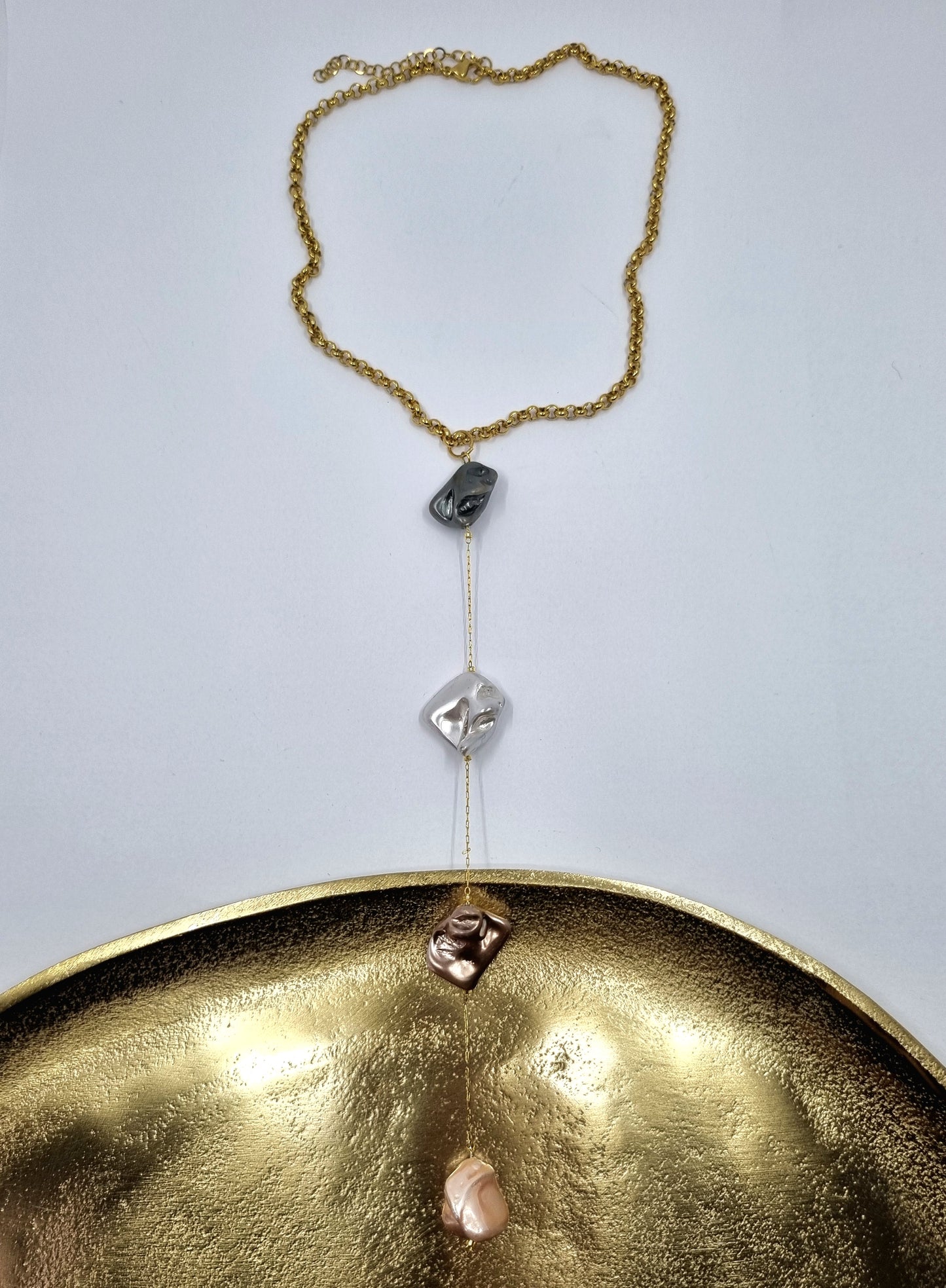 Stainless steel necklace with pearls and earrings set