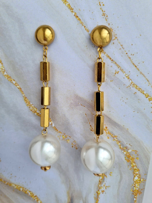 Steel earrings with pearls