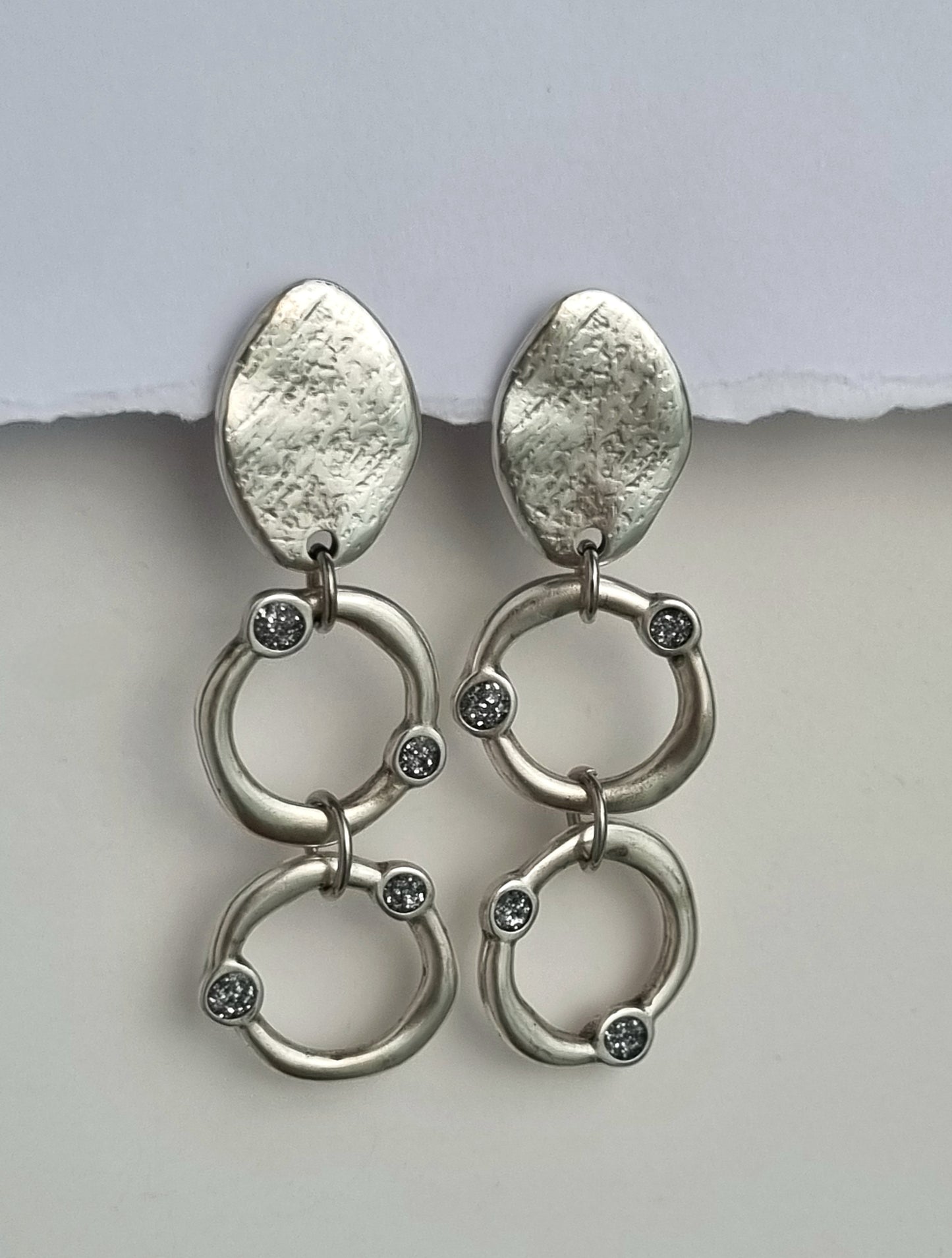 Circle and glitter earrings