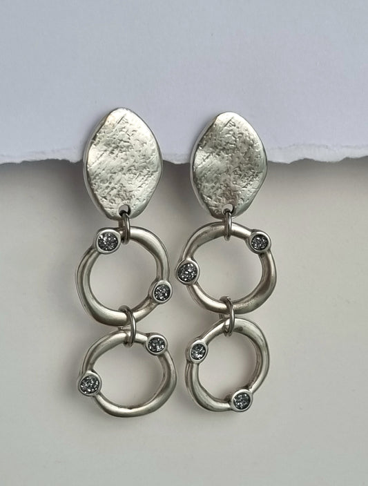 Circle and glitter earrings
