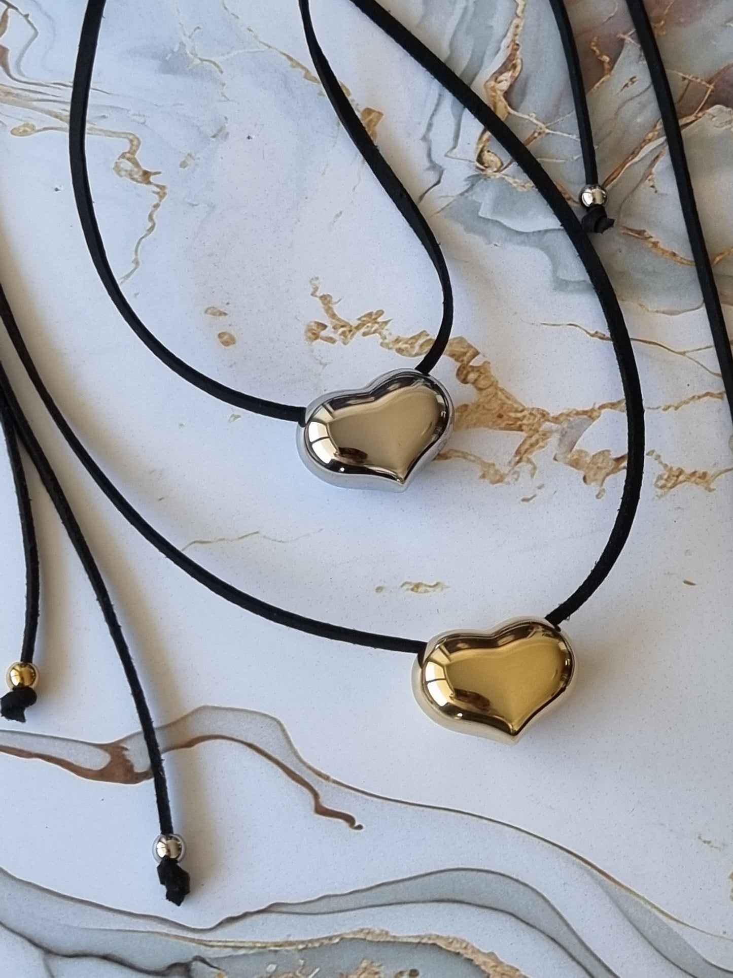 Heart choker necklace