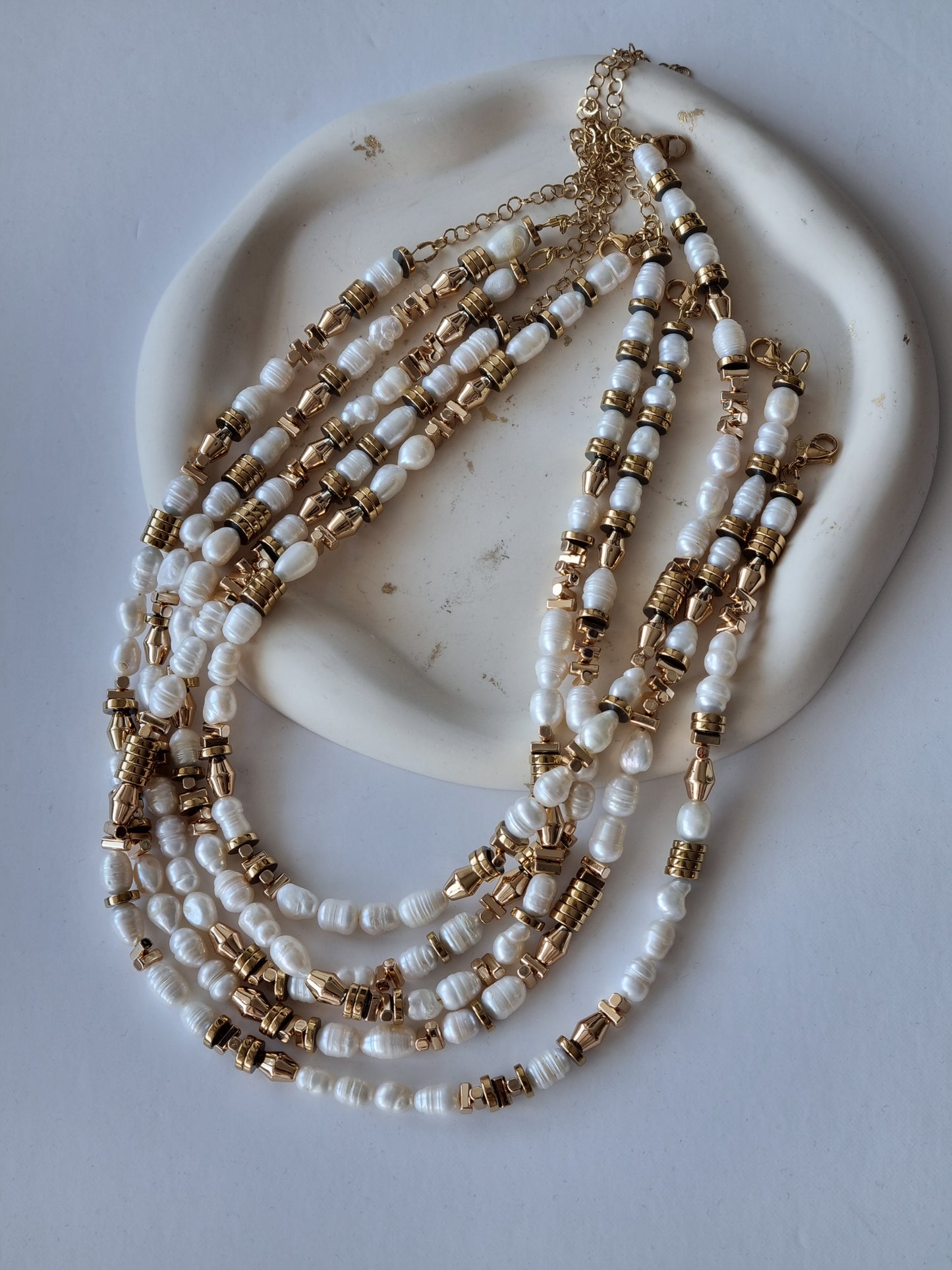 Pearls and hematites necklace
