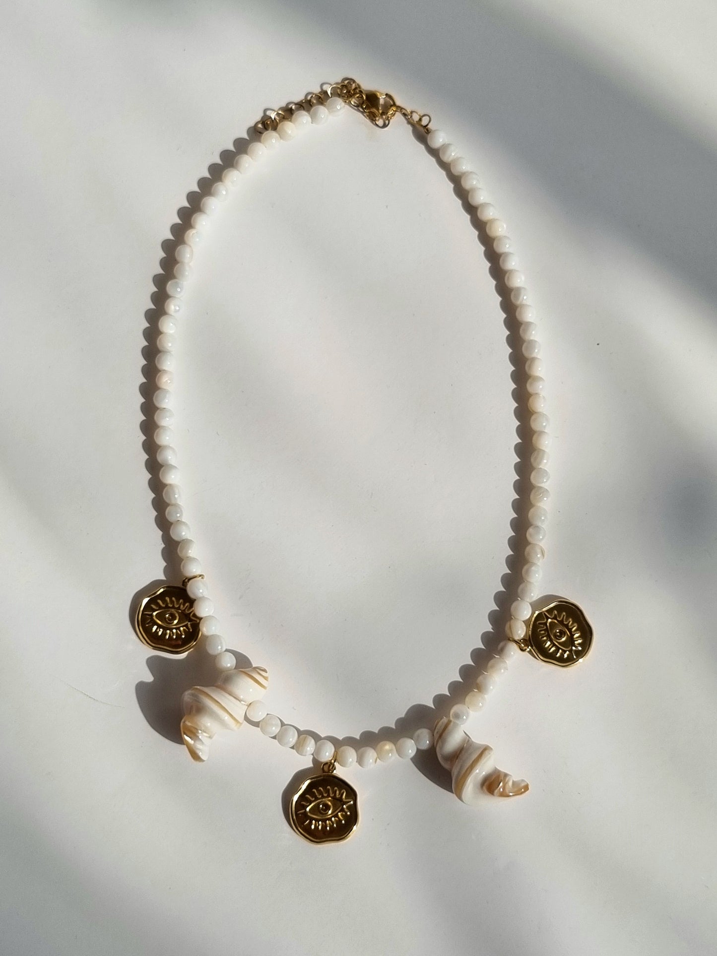 Βeaded necklace with shells