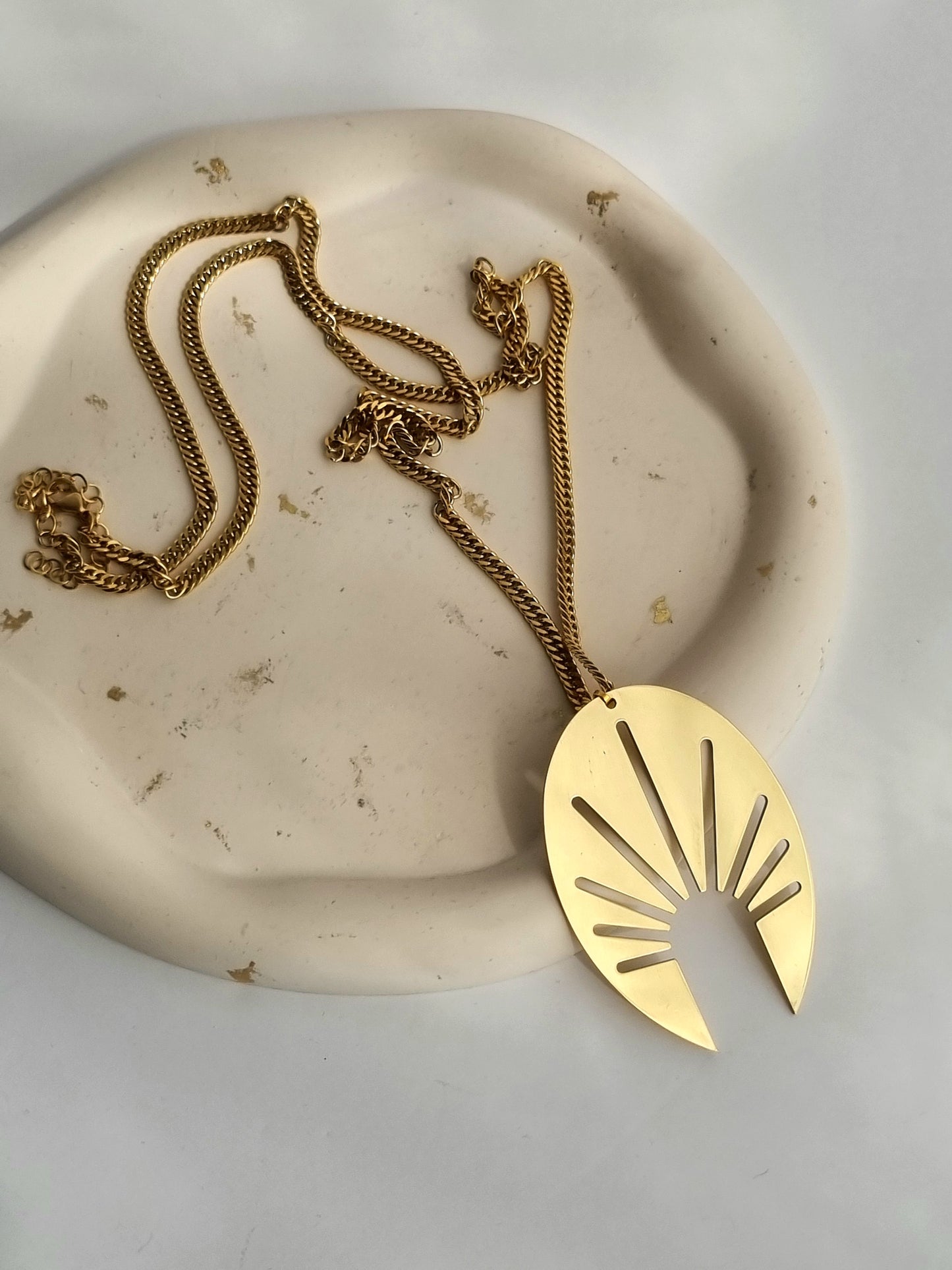 Τhe "Sunrise" pendant