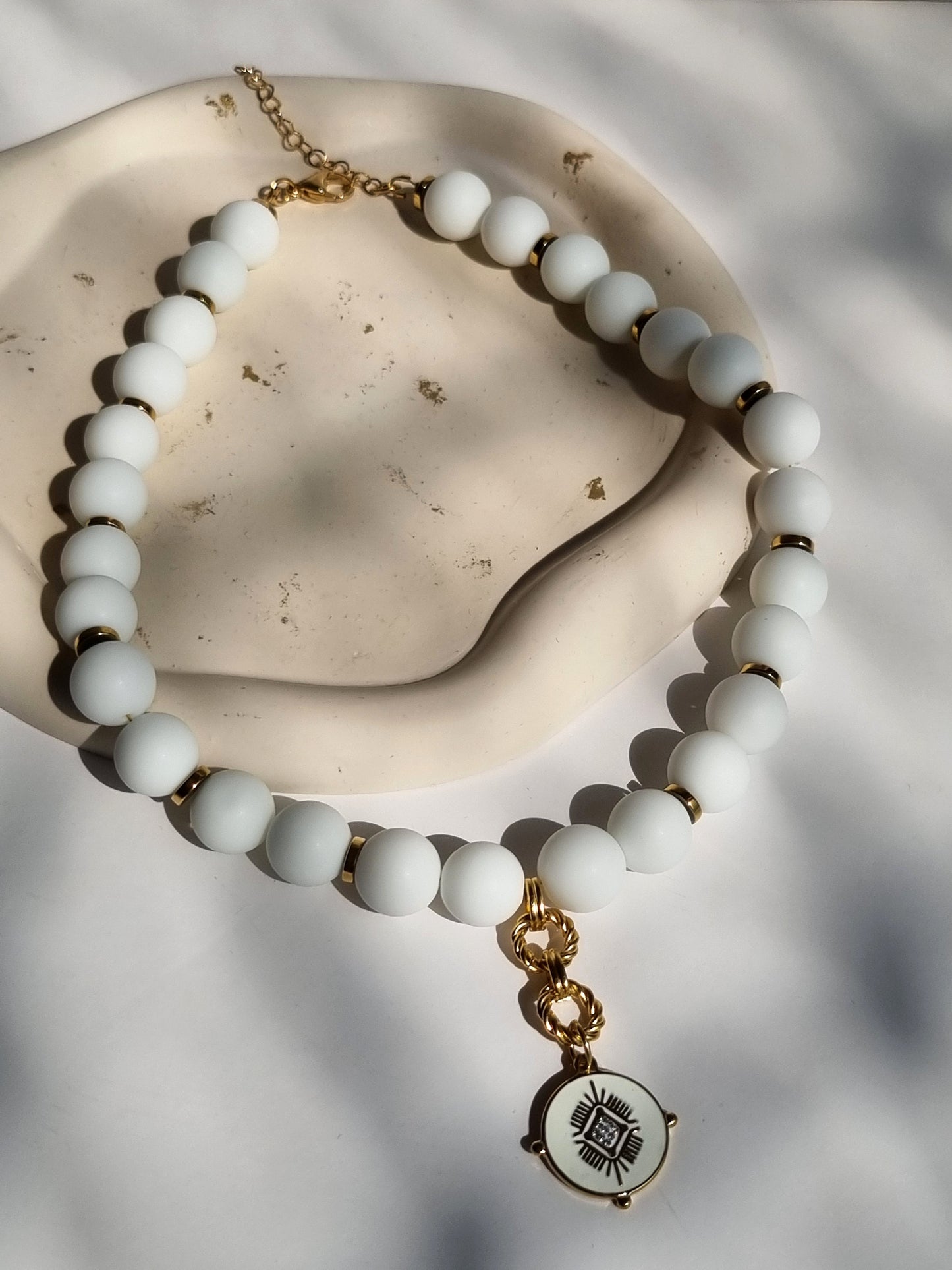 Porcelain beads necklace