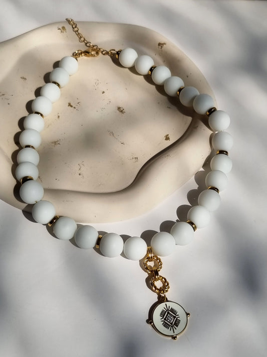 Porcelain beads necklace