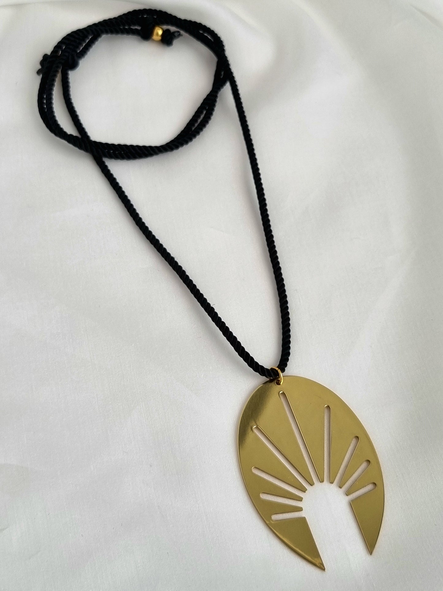 Τhe "Sunrise" pendant