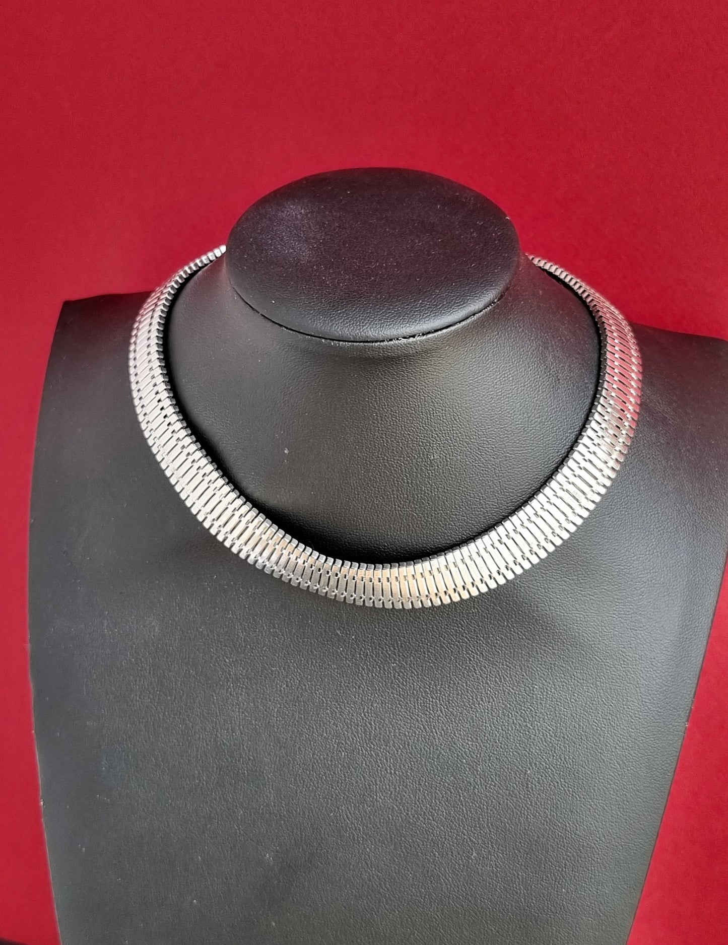 Steel "snake" choker