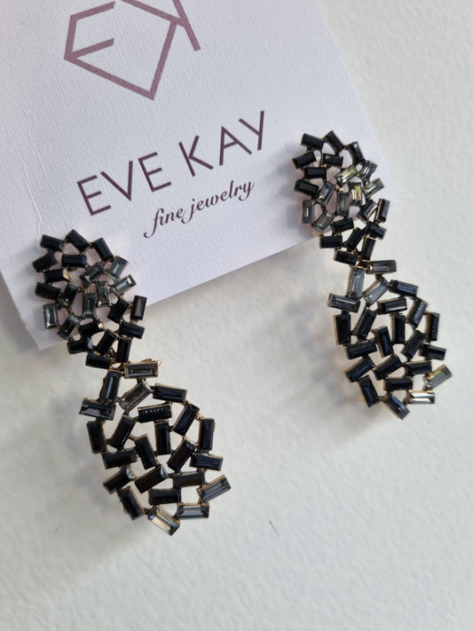 Drop earrings with crystals