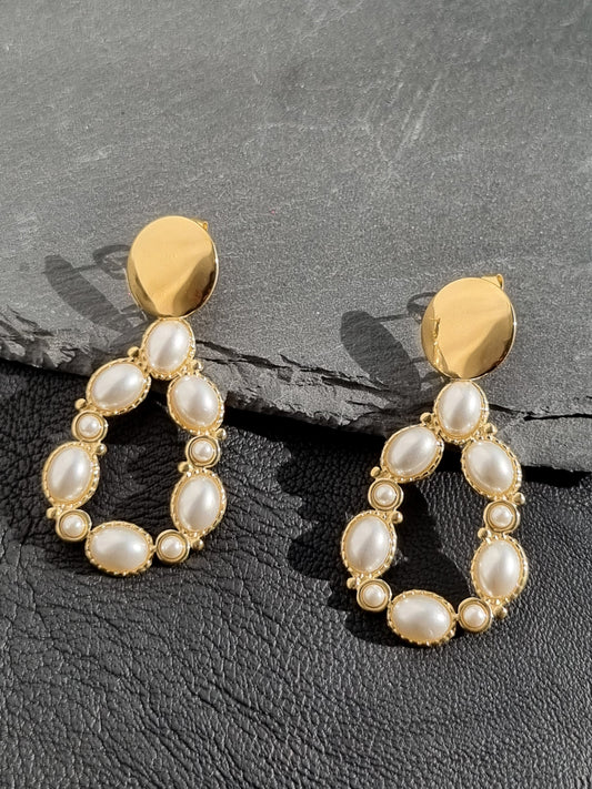 Steel teardrop earrings with pearls