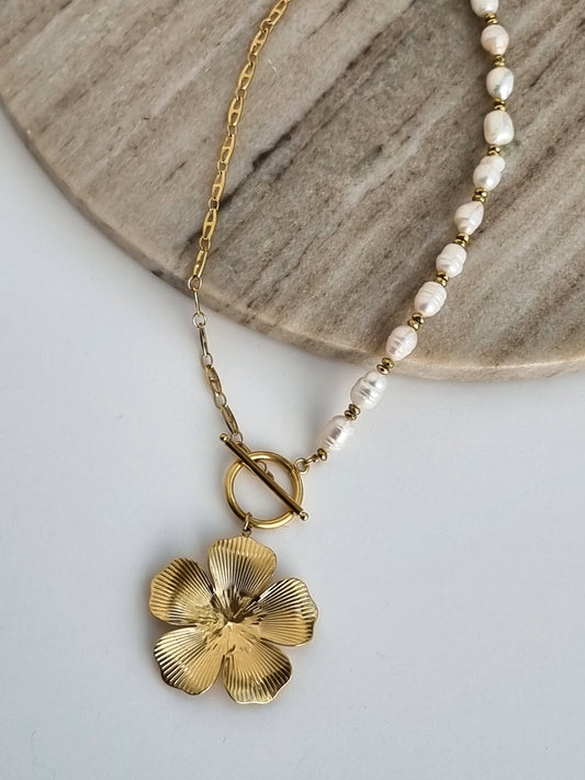Steel flower necklace