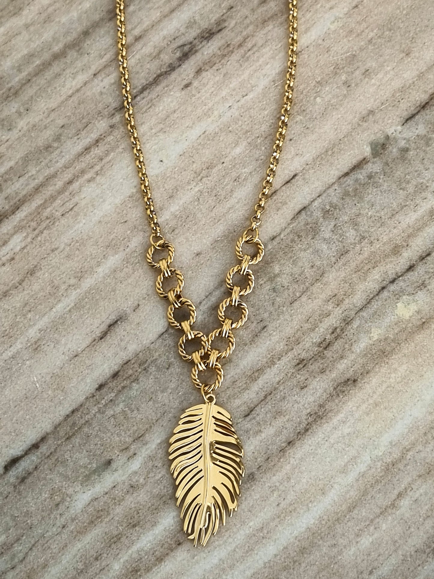 Steel necklace with feather pendanT