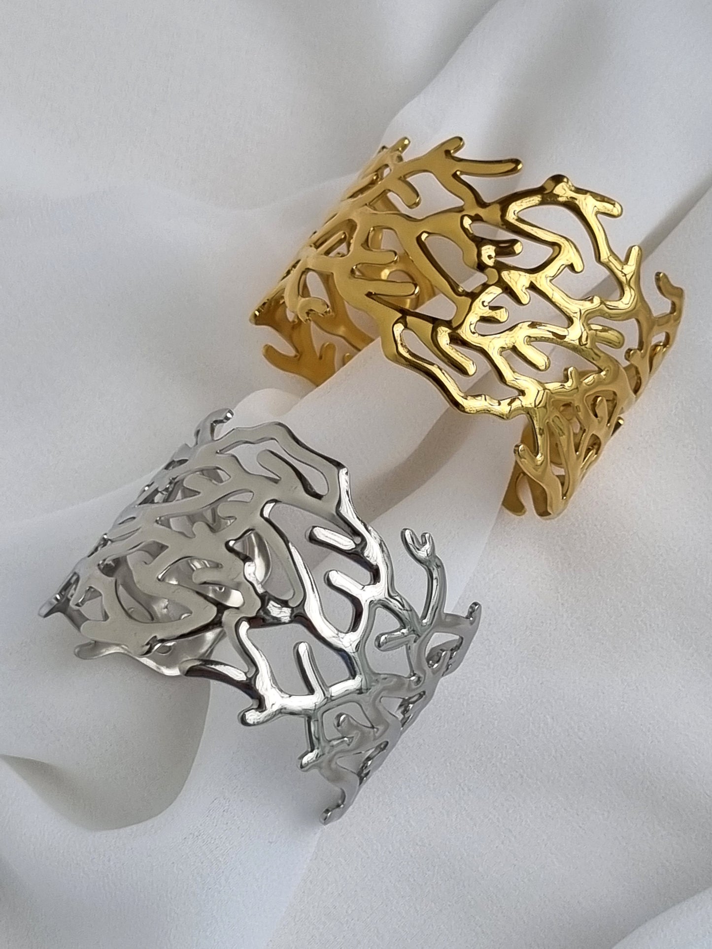 Steel corals cuff