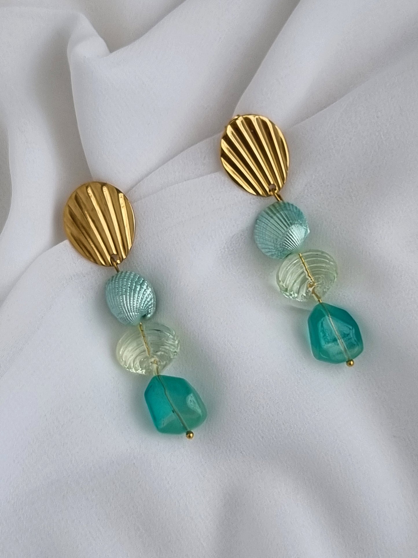 Earrings with crystals and shells
