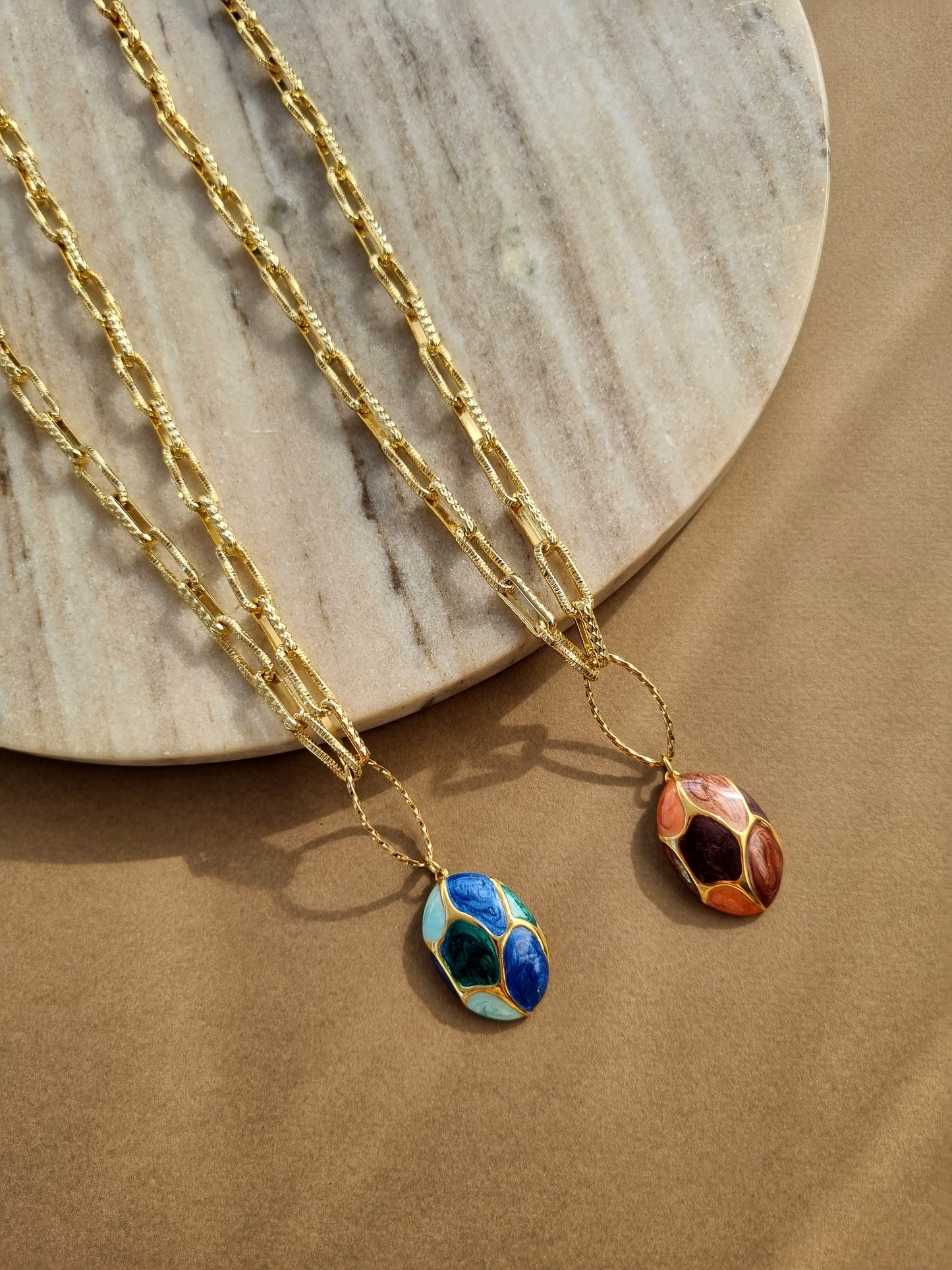 Steel necklace with a pendant