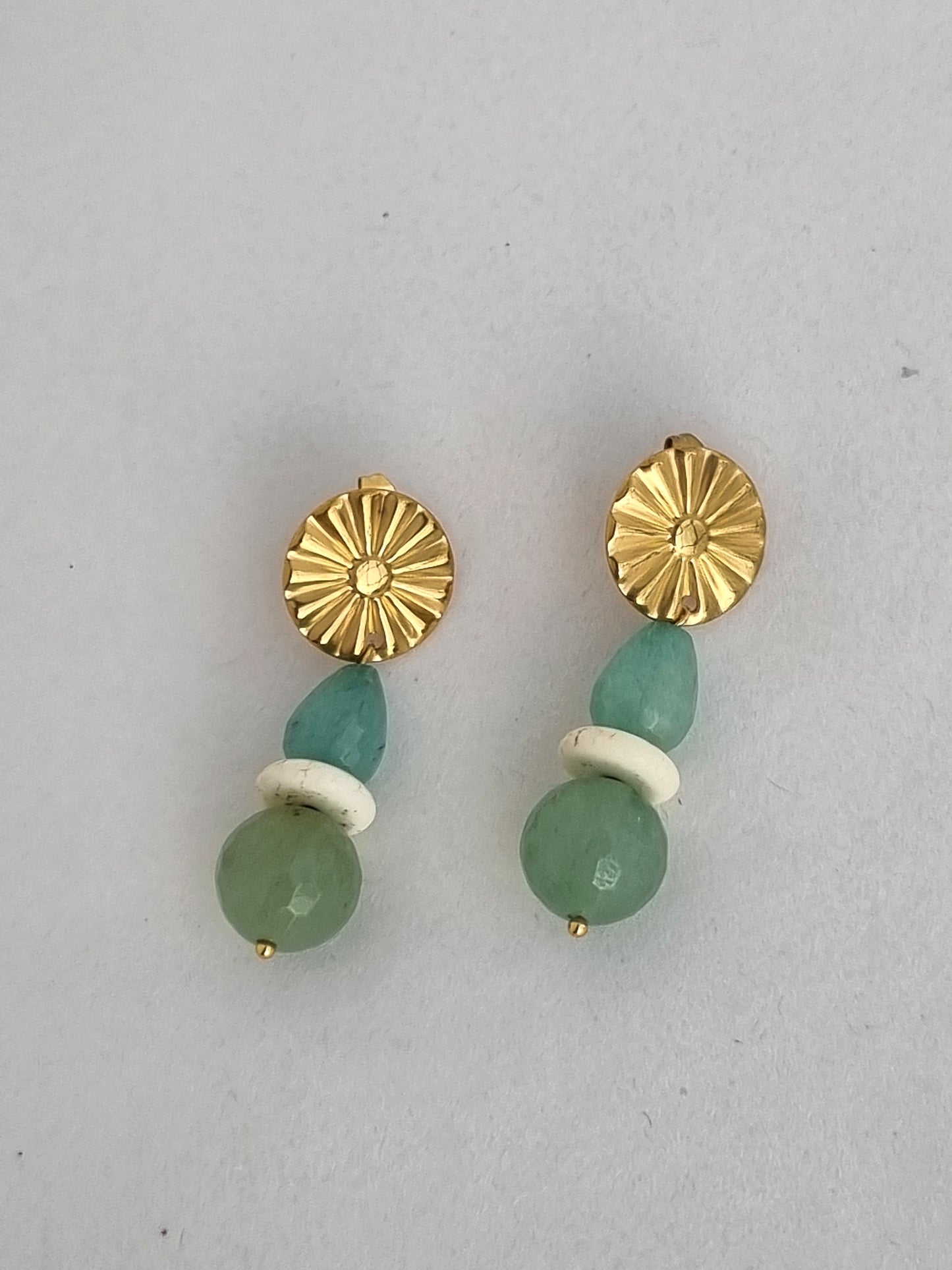Earrings with semi-precious stones