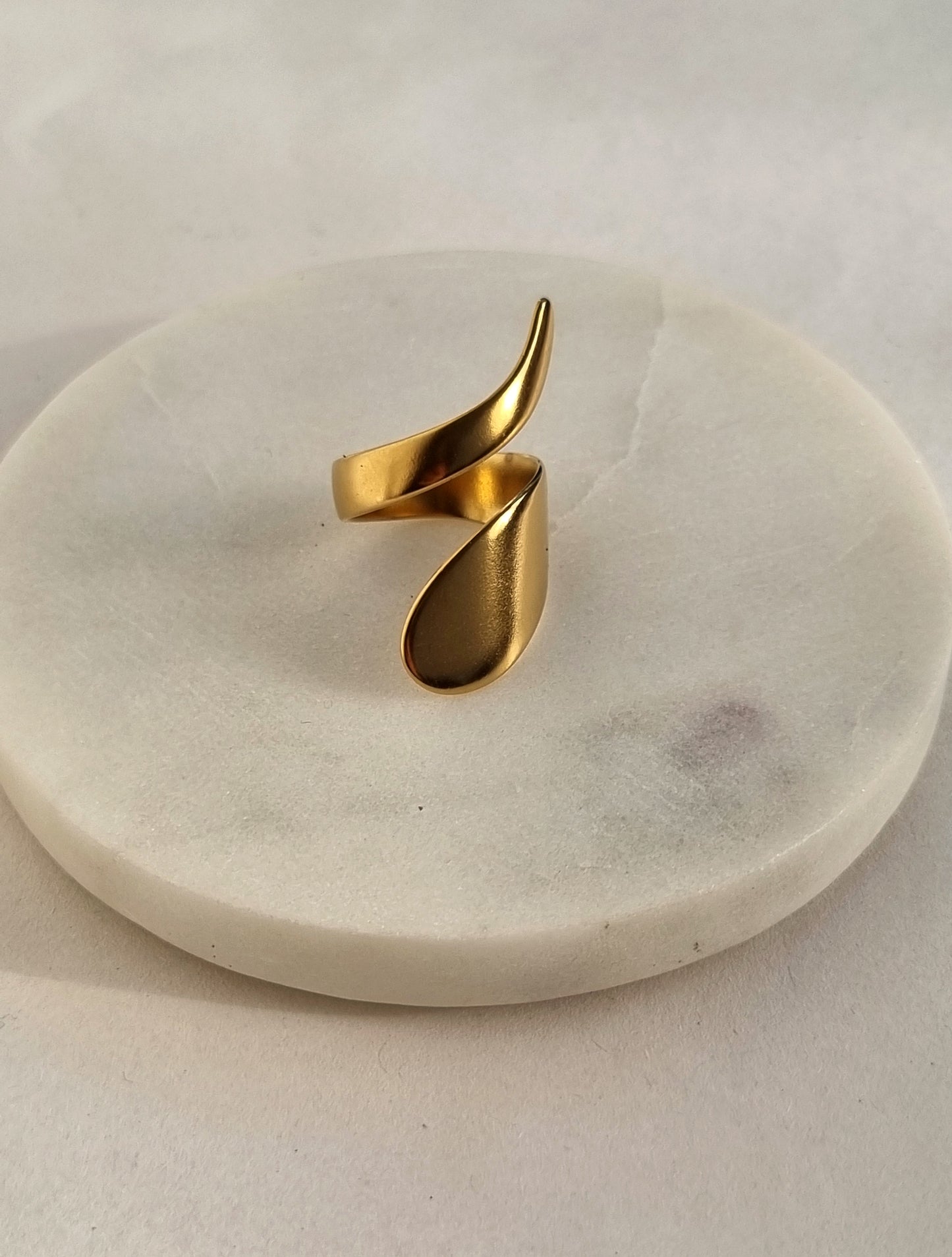 Τwisted steel ring