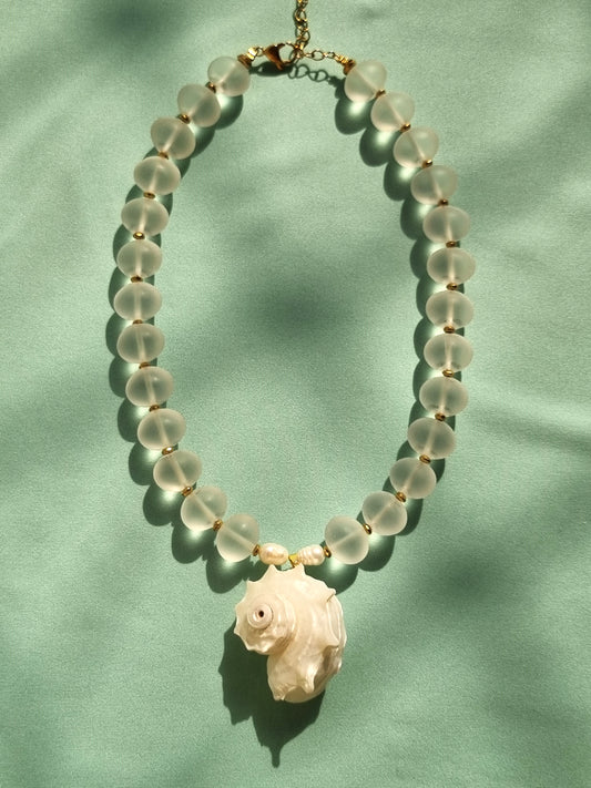 Glass beads shell necklace