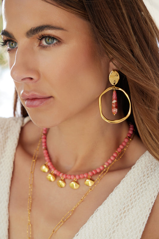 Round earrings with semi precious beads