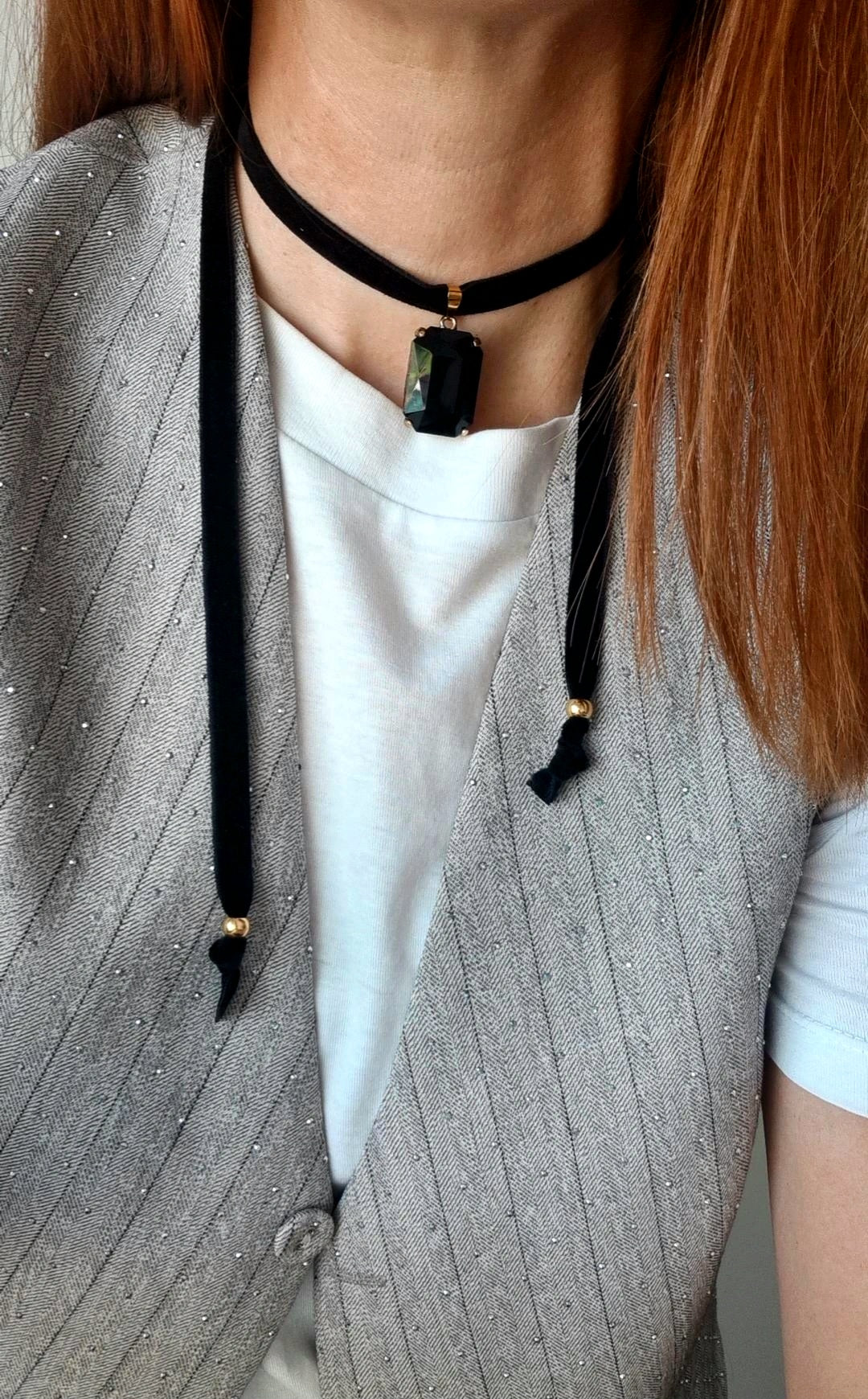 Velvet choker tie necklace