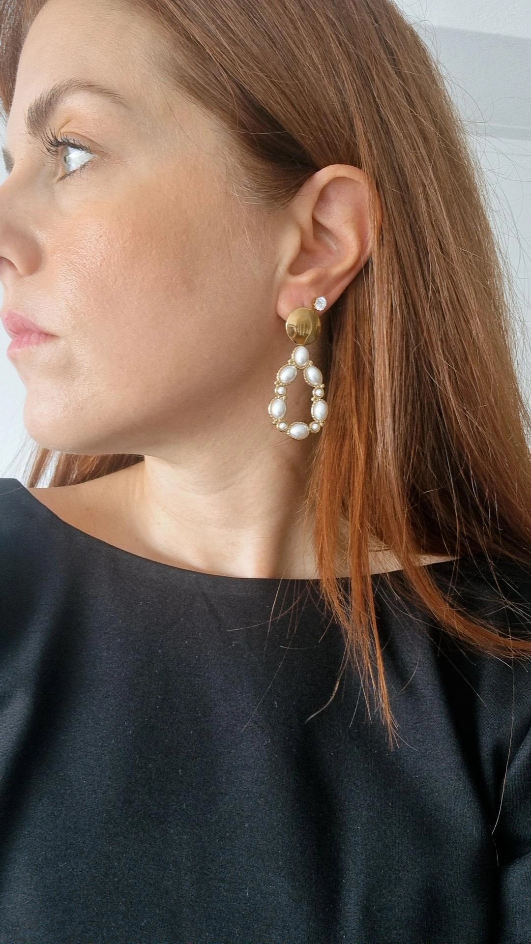 Steel teardrop earrings with pearls
