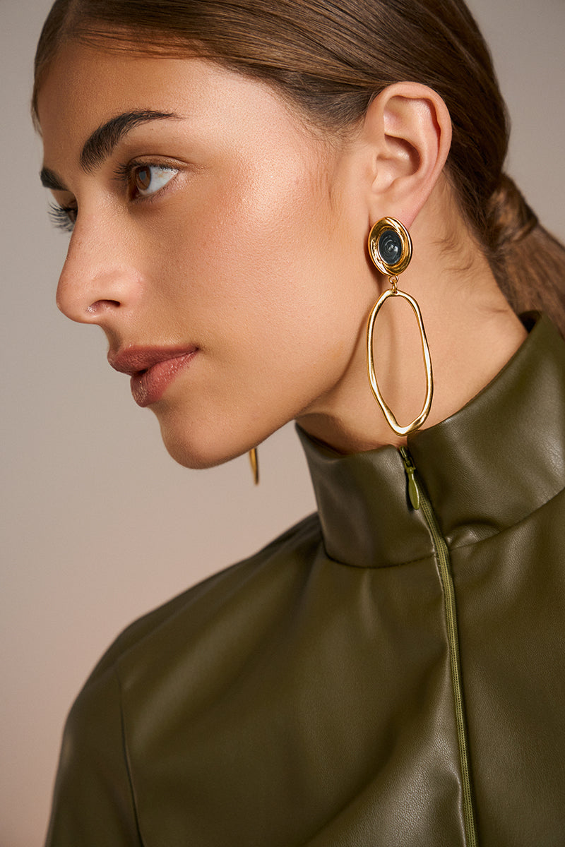 Asymmetric vintage-like earrings