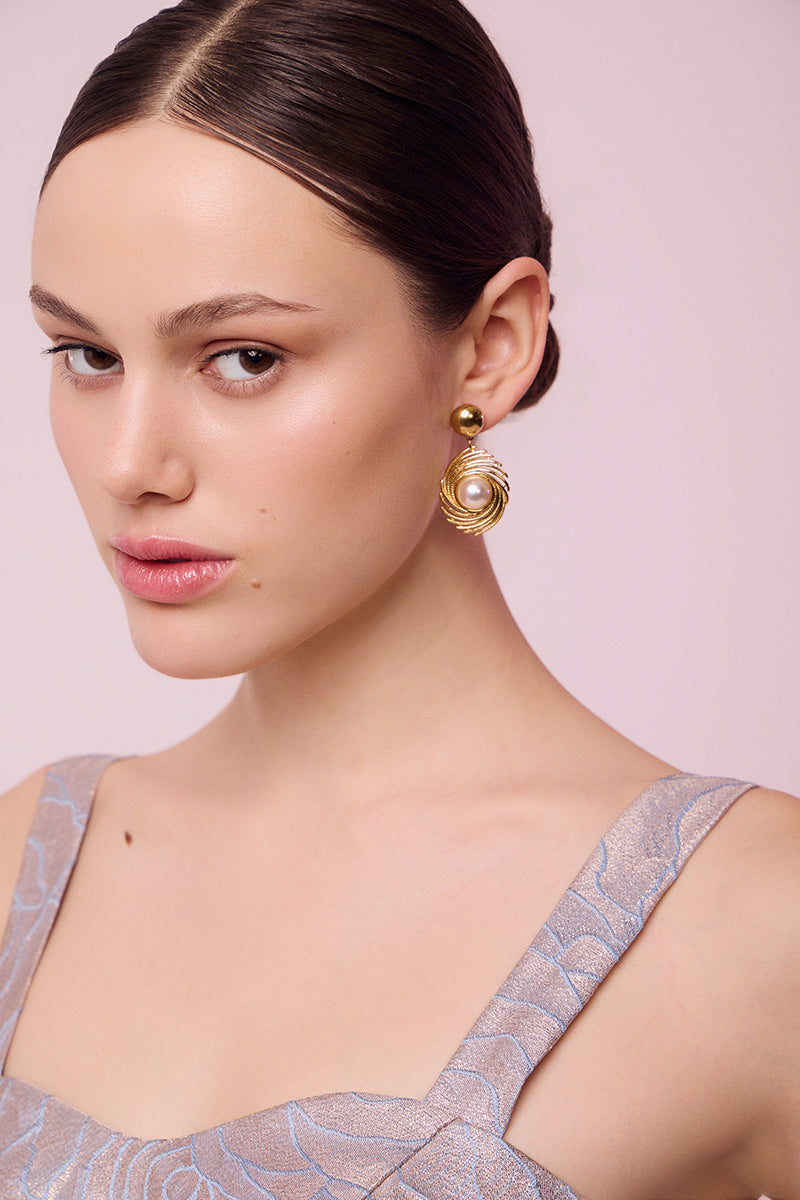 Steel earrings with pearls