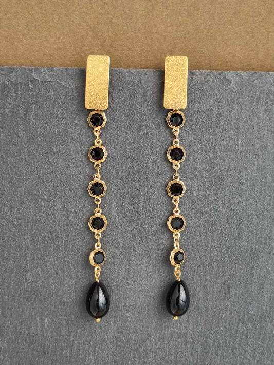 Earrings with pearls & crystals