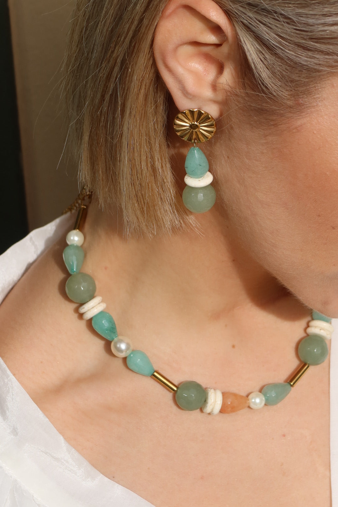 Earrings with semi-precious stones