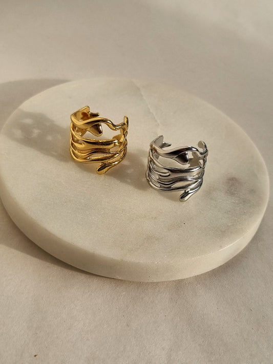 Steel wavy ring