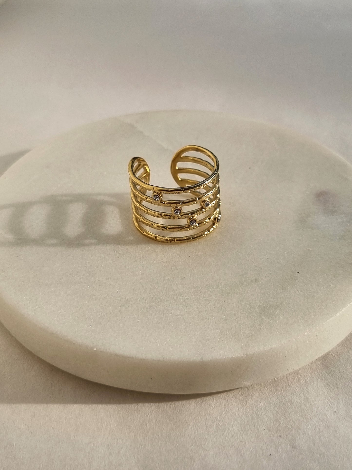 Steel ring with crystals