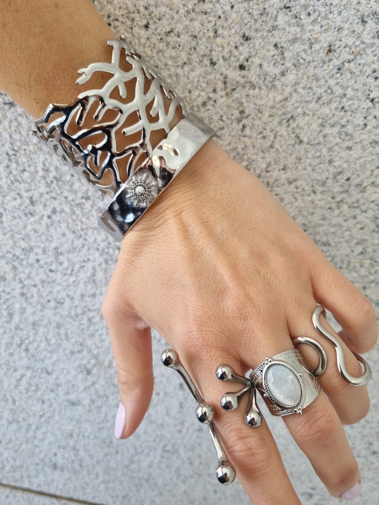 Steel asymmetric ring