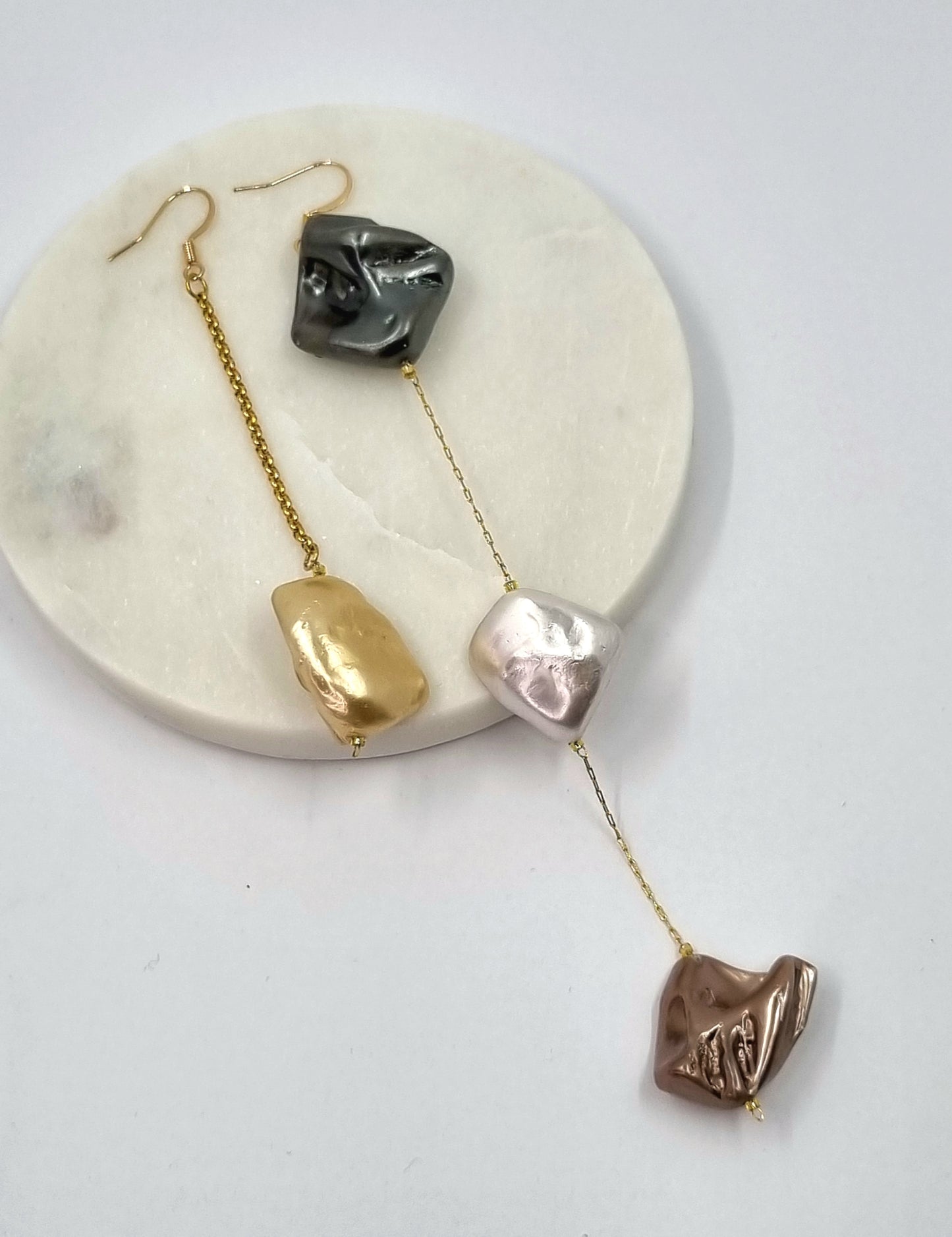 Stainless steel necklace with pearls and earrings set